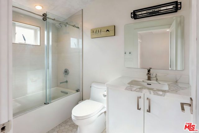 3850 Glenalbyn Drive, Los Angeles, CA 90065