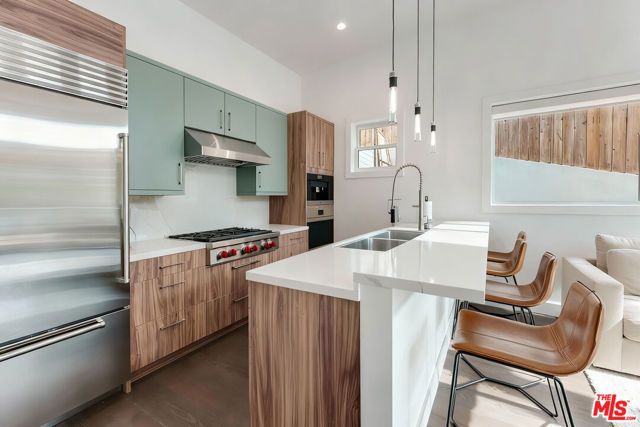 3850 Glenalbyn Drive, Los Angeles, CA 90065