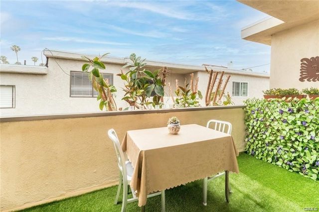 943 19th, Santa Monica, CA 90403