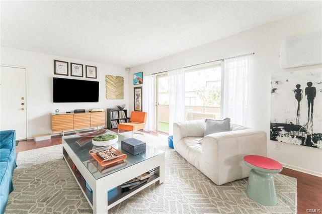 943 19th, Santa Monica, CA 90403