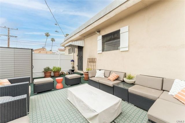 943 19th, Santa Monica, CA 90403