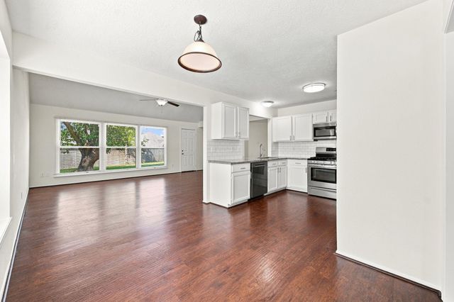 4119 Bentley Drive, Pearland, TX 77584
