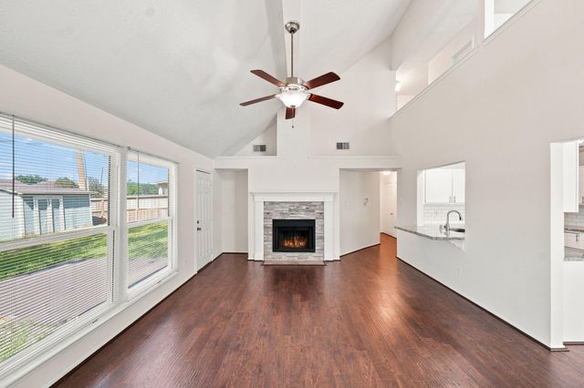 4119 Bentley Drive, Pearland, TX 77584