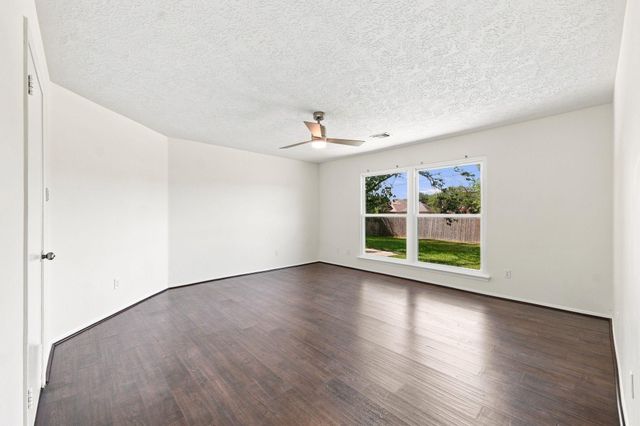 4119 Bentley Drive, Pearland, TX 77584