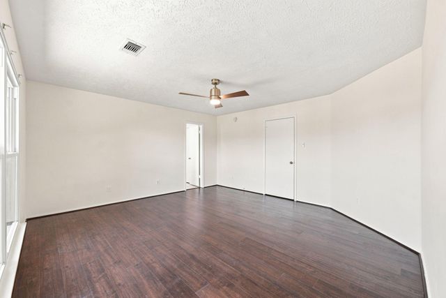4119 Bentley Drive, Pearland, TX 77584