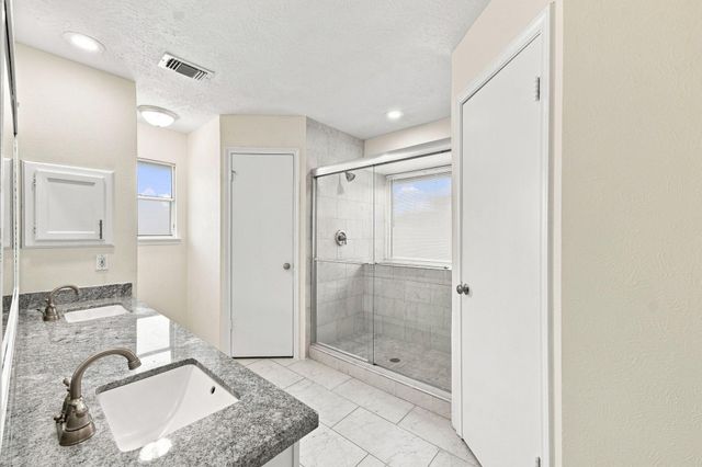 4119 Bentley Drive, Pearland, TX 77584