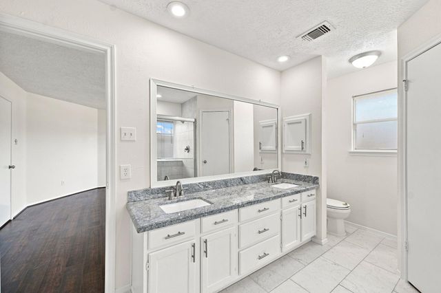 4119 Bentley Drive, Pearland, TX 77584