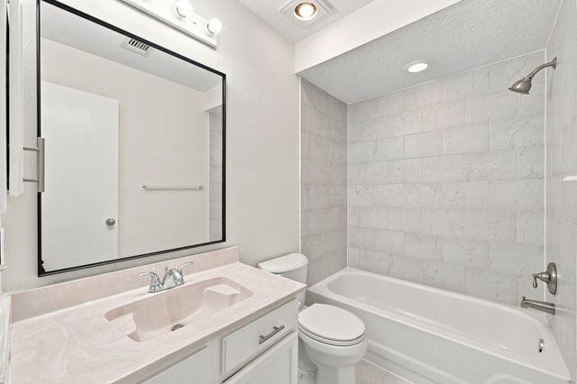 4119 Bentley Drive, Pearland, TX 77584