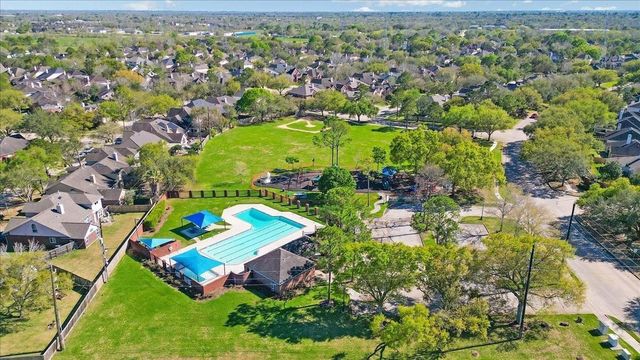 4119 Bentley Drive, Pearland, TX 77584