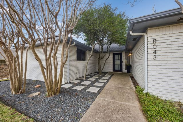 8043 Moss Meadows Drive, Dallas, TX 75231