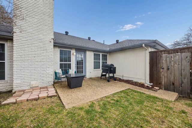 8043 Moss Meadows Drive, Dallas, TX 75231