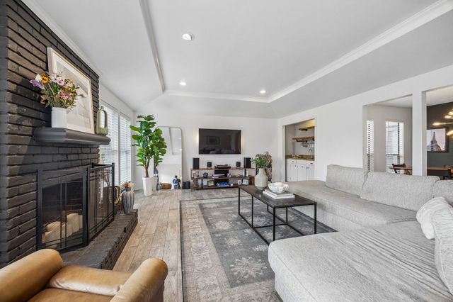 8043 Moss Meadows Drive, Dallas, TX 75231