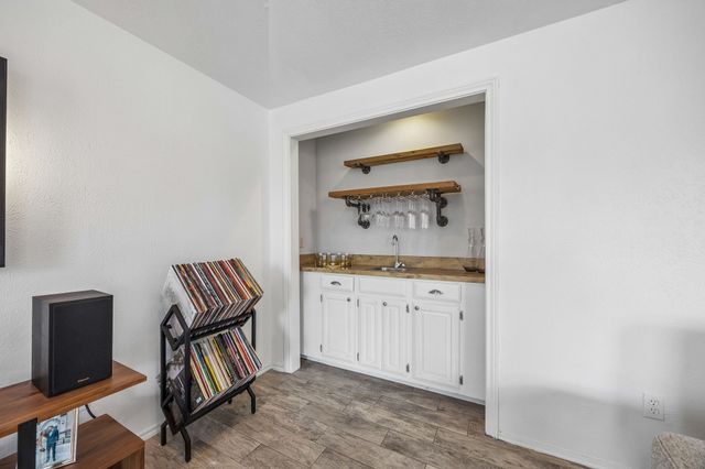 8043 Moss Meadows Drive, Dallas, TX 75231