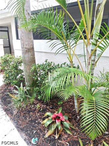 55 Emerald Woods DR C9, Naples, FL 34108