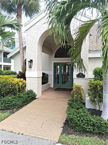 55 Emerald Woods DR C9, Naples, FL 34108