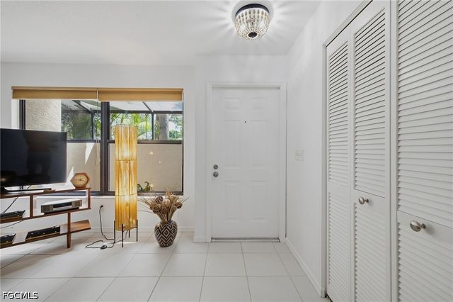 55 Emerald Woods DR C9, Naples, FL 34108