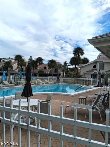 55 Emerald Woods DR C9, Naples, FL 34108