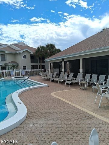 55 Emerald Woods DR C9, Naples, FL 34108