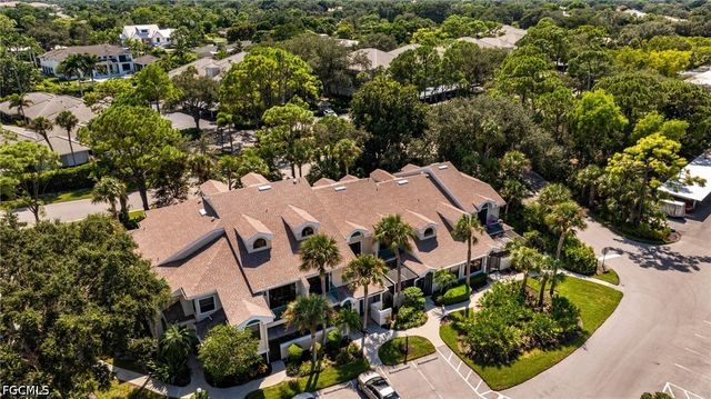 55 Emerald Woods DR C9, Naples, FL 34108