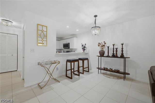 55 Emerald Woods DR C9, Naples, FL 34108
