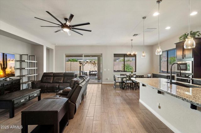 7424 W Jasmine Trail, Peoria, AZ 85383