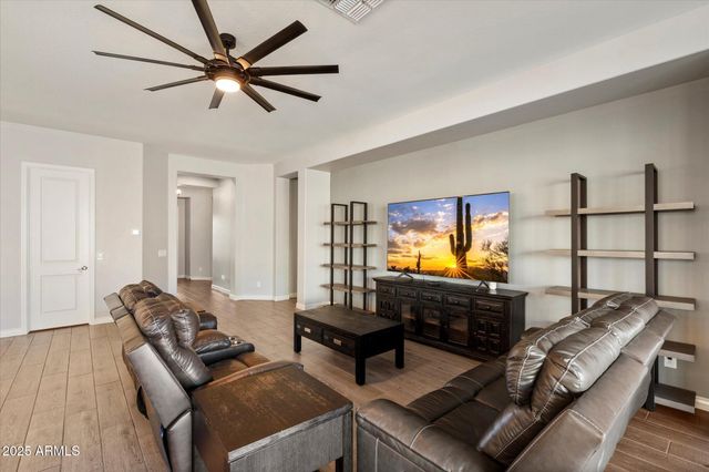 7424 W Jasmine Trail, Peoria, AZ 85383