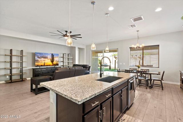 7424 W Jasmine Trail, Peoria, AZ 85383