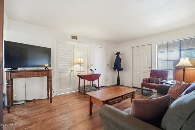 700 E Mesquite Circle P114, Tempe, AZ 85288