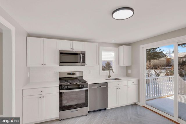 255 REGINA AVE, Hamilton, NJ 08619