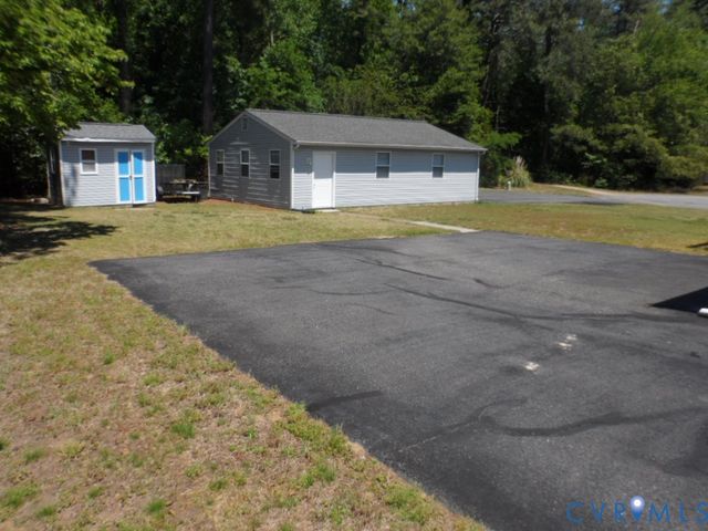 6070 Anvil Ln, Mechanicsville, VA 23111