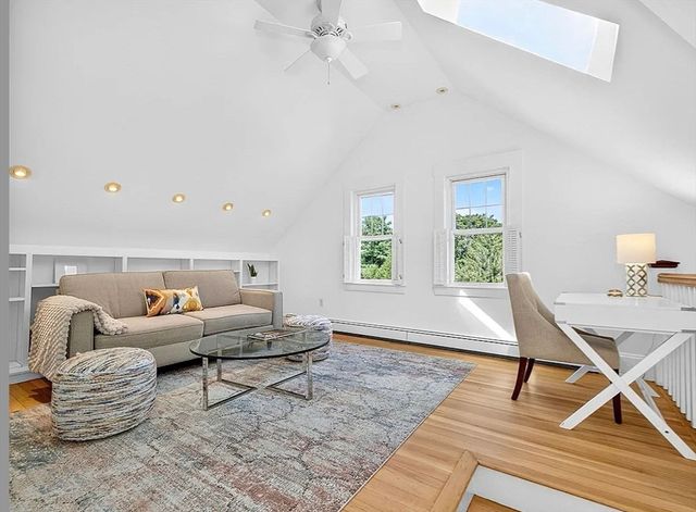 39 Twitchell, Wellesley, MA 02481