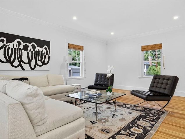 39 Twitchell, Wellesley, MA 02481