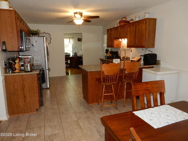 1318 Worth Ave, Shepherdsville, KY 40165