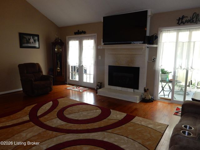 1318 Worth Ave, Shepherdsville, KY 40165