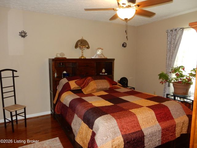 1318 Worth Ave, Shepherdsville, KY 40165