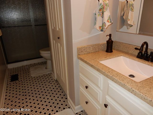1318 Worth Ave, Shepherdsville, KY 40165