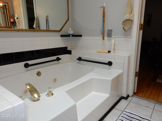 1318 Worth Ave, Shepherdsville, KY 40165