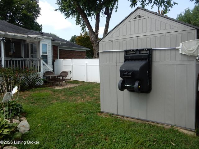 1318 Worth Ave, Shepherdsville, KY 40165