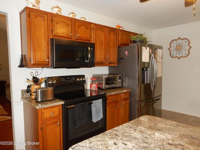 1318 Worth Ave, Shepherdsville, KY 40165
