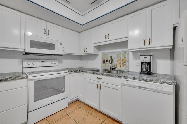 451 OAK HAVEN DRIVE, Altamonte Springs, FL 32701