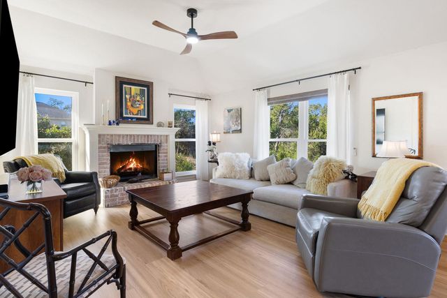 123 Clubhouse DR, Lakeway, TX 78734