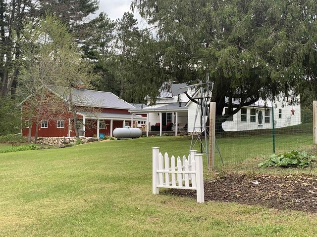 7015 N 2nd Drive, Westfield, WI 53964