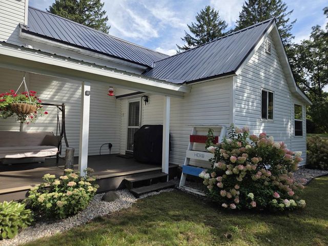 7015 N 2nd Drive, Westfield, WI 53964