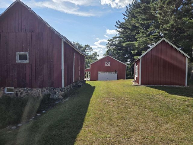 7015 N 2nd Drive, Westfield, WI 53964