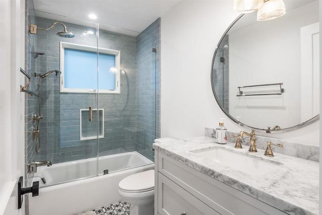 229 24th St., Hermosa Beach, CA 90254