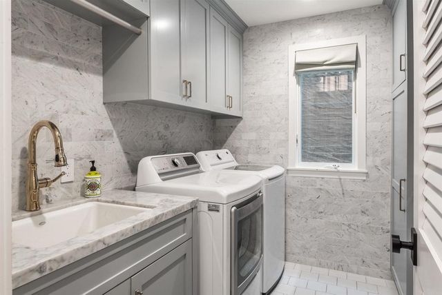 229 24th St., Hermosa Beach, CA 90254