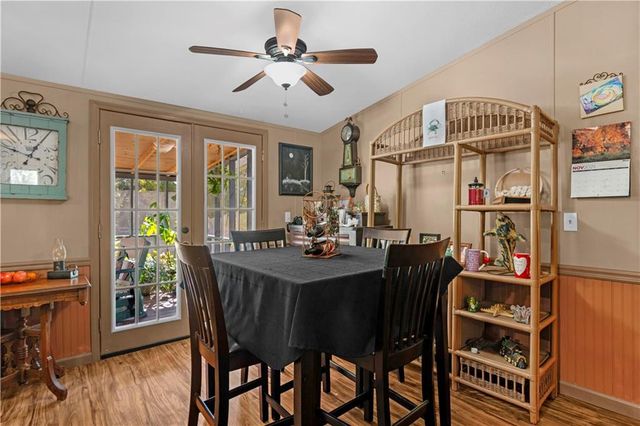 1264 Jones Way SE, Darien, GA 31305