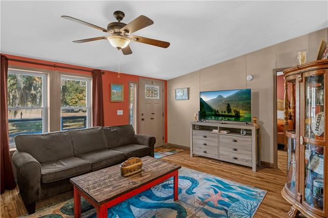 1264 Jones Way SE, Darien, GA 31305