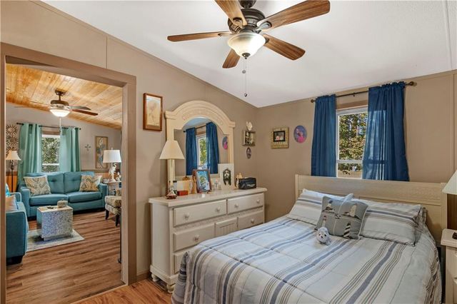 1264 Jones Way SE, Darien, GA 31305