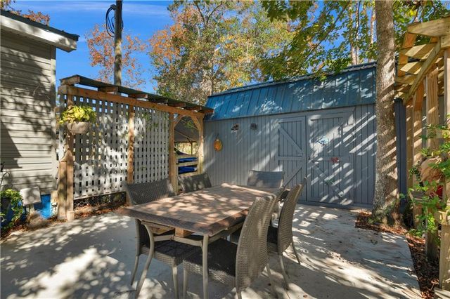 1264 Jones Way SE, Darien, GA 31305